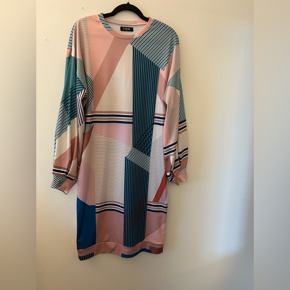 Chic Pink Dress with Elegant Color-Block Design